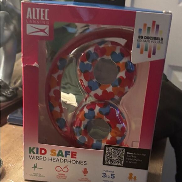 Colorful Pink Headphones - Picture 4 of 6